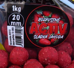 Black Carp Activ Boilies Sladká jahoda 20mm 1kg