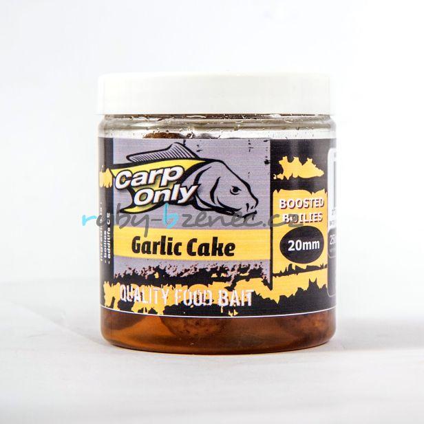 Carp Only Dipovaný boilies Garlic Cake 16mm 250ml