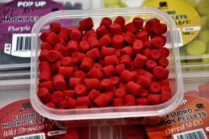 LK Baits Fluoro Pop Up Hook Pellets Wild Strawberry 8mm 150ml